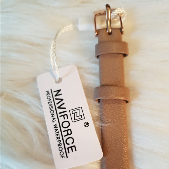 🌹Beautiful Watch  For Women 🌹💋❤️ - Picture 3 of 4